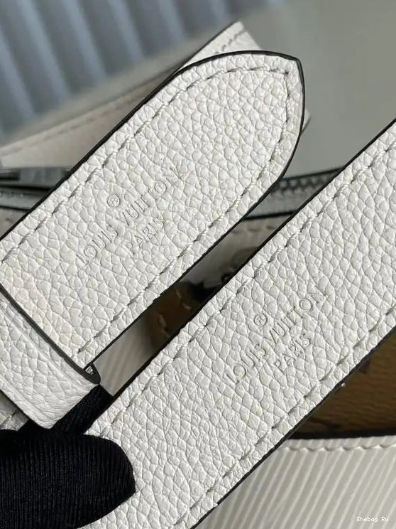 LOUIS VUITTON MARELLE 0704